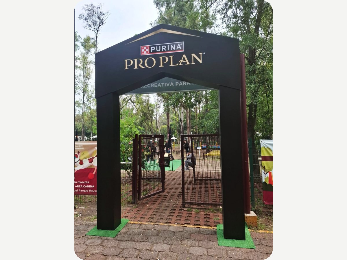 Arco de bienvenida, activación de Purina Pro Plan