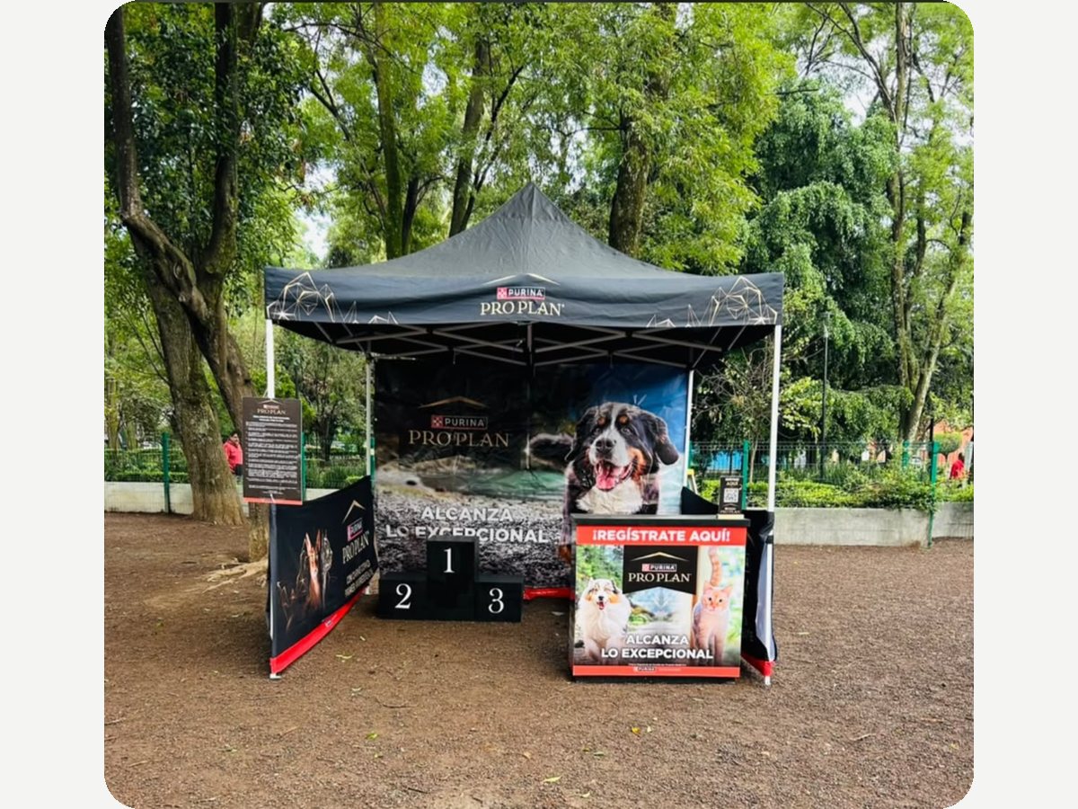 Stand de producto, activación de Purina Pro Plan