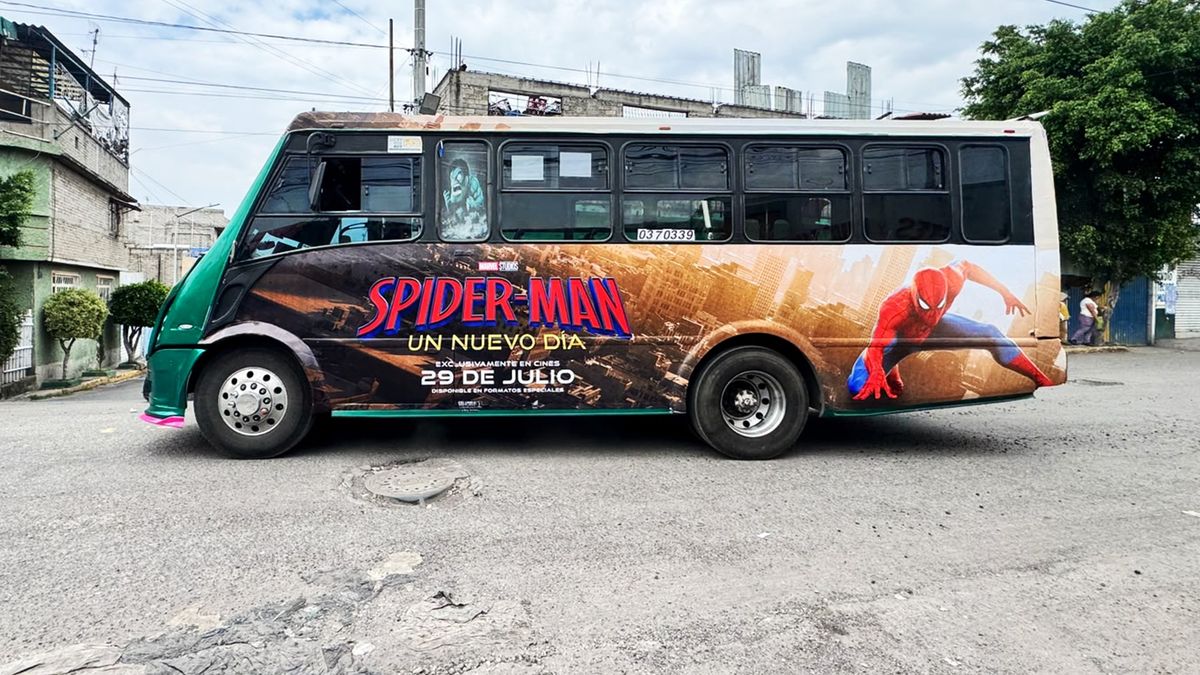 Campaña de Lucky Ride Bus en camión urbano