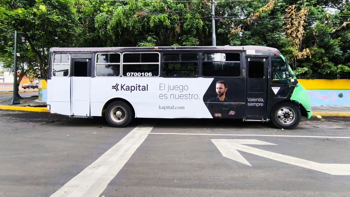 Campaña de Lucky Ride Bus en camión urbano